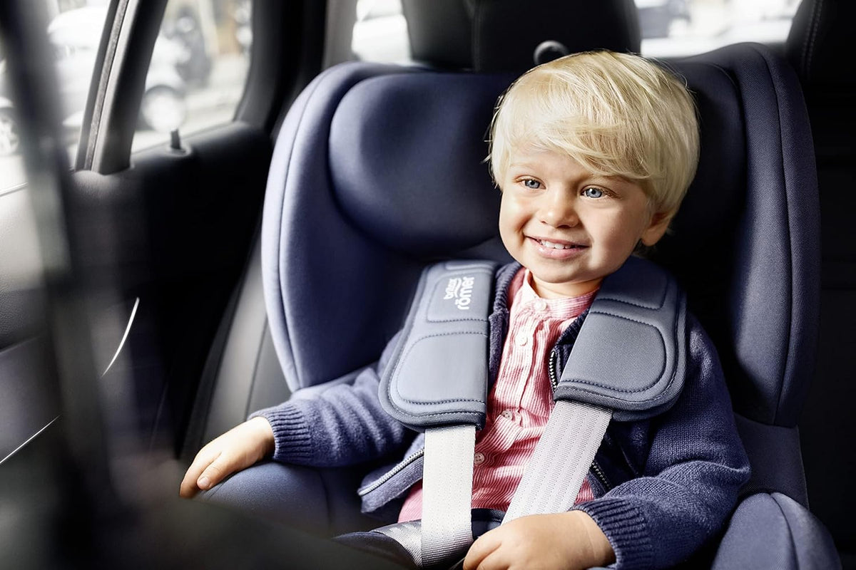 BRITAX RÖMER Kindersitz TRIFIX 2 i-SIZE, 76-105 cm | 15 Monate bis 4 Jahre, ISOFIX, Cosmos Black