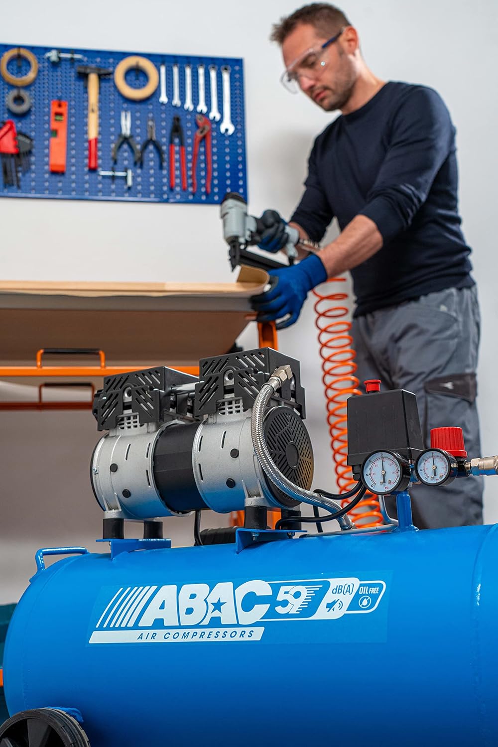 ABAC Compresseur d'Air Silencieux EASE-AIR 50, Compresseur d'Air sans Huile, Pression Maximale 8 Bar, Puissance 1 ch, Réservoir 50 litres, Niveau Sonore 59 dB, Blue