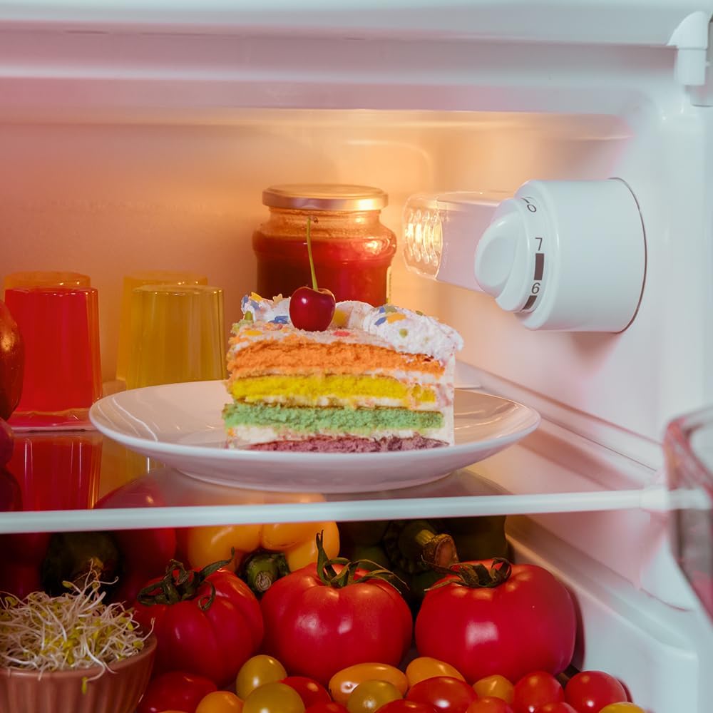 Cecotec Mini Frigo Réfrigérateur Rétro Bolero CoolMarket TT Origin 110 Noir E. Mini Frigo Rétro avec une capacité de 110L, Classe E, Icebox, LED intérieur, Poignée Chromée, Plateaux en Verre