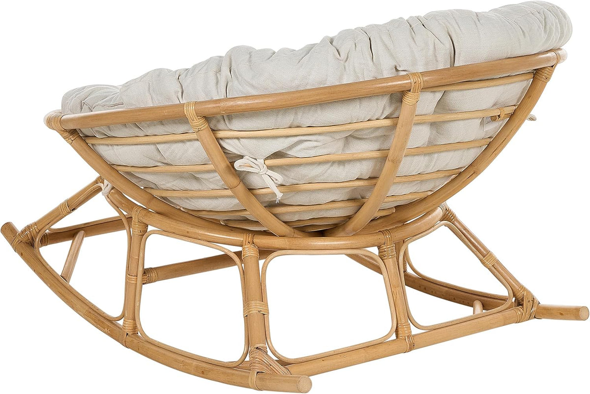 Beliani Fauteuil à Bascule Rond en Rotin Ton Naturel et Beige Clair Empilable Orvieto