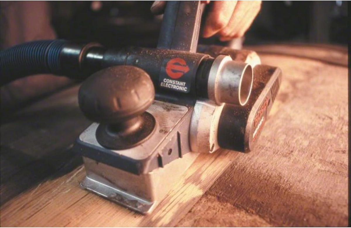 Bosch Professional rabot GHO 40-82 C (puissance 850 W, avec sac à poussière, butée parallèle, butée de profondeur de feuillure, 1 fer de rabot, coffret de transport)