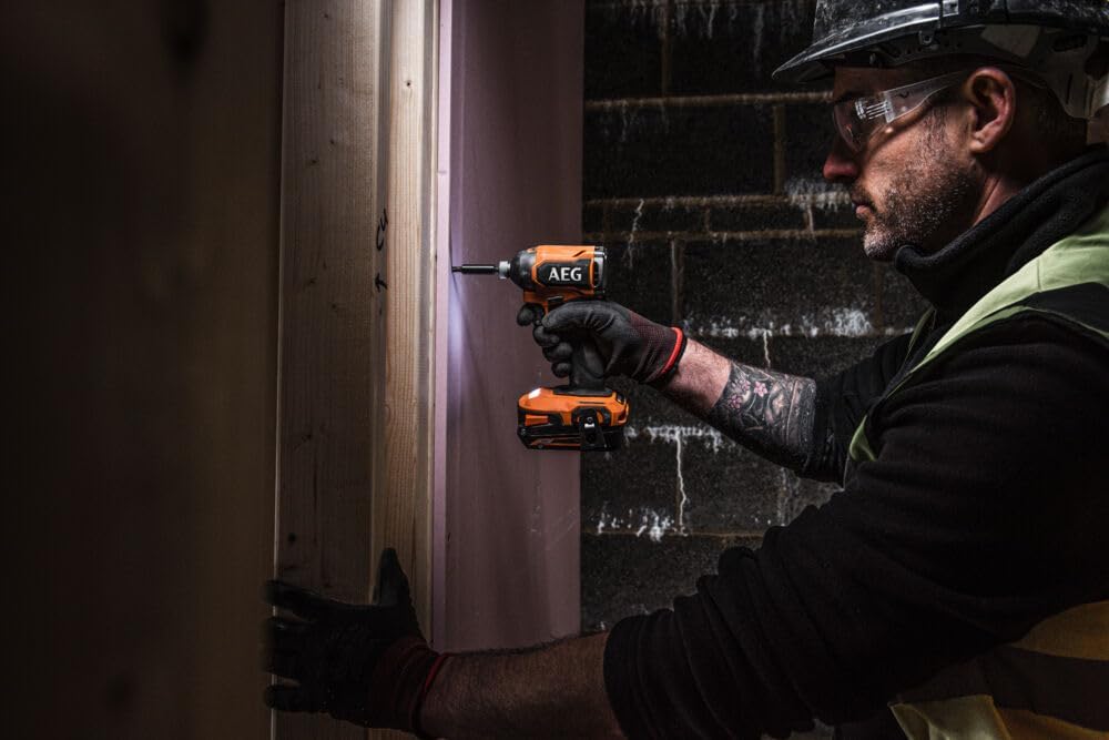 AEG - Visseuse à chocs SUBCOMPACT 18V BRUSHLESS, 205 Nm, 4 modes, 0 à 2900 tr/min, 0 à 4200 cps/min, réception Hex 1/4", sans batterie, ni chargeur, en carton