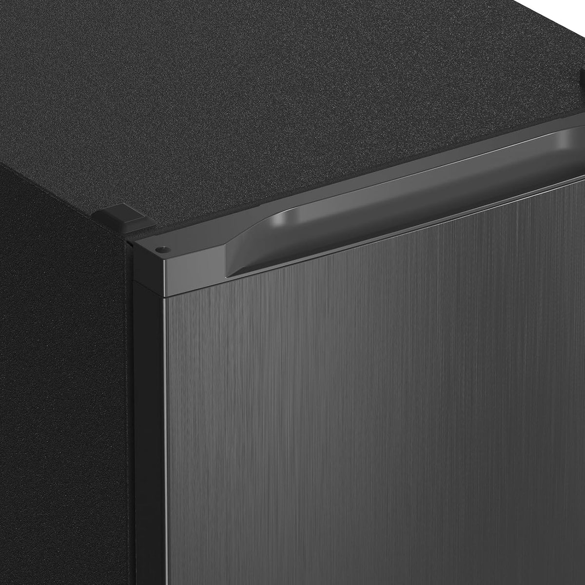 CHiQ Congélateur armoire avec une capacité de 145L, Congélation rapide, Thermostat réglable, Silencieux, Porte réversible, Noir, Classe énergétique E