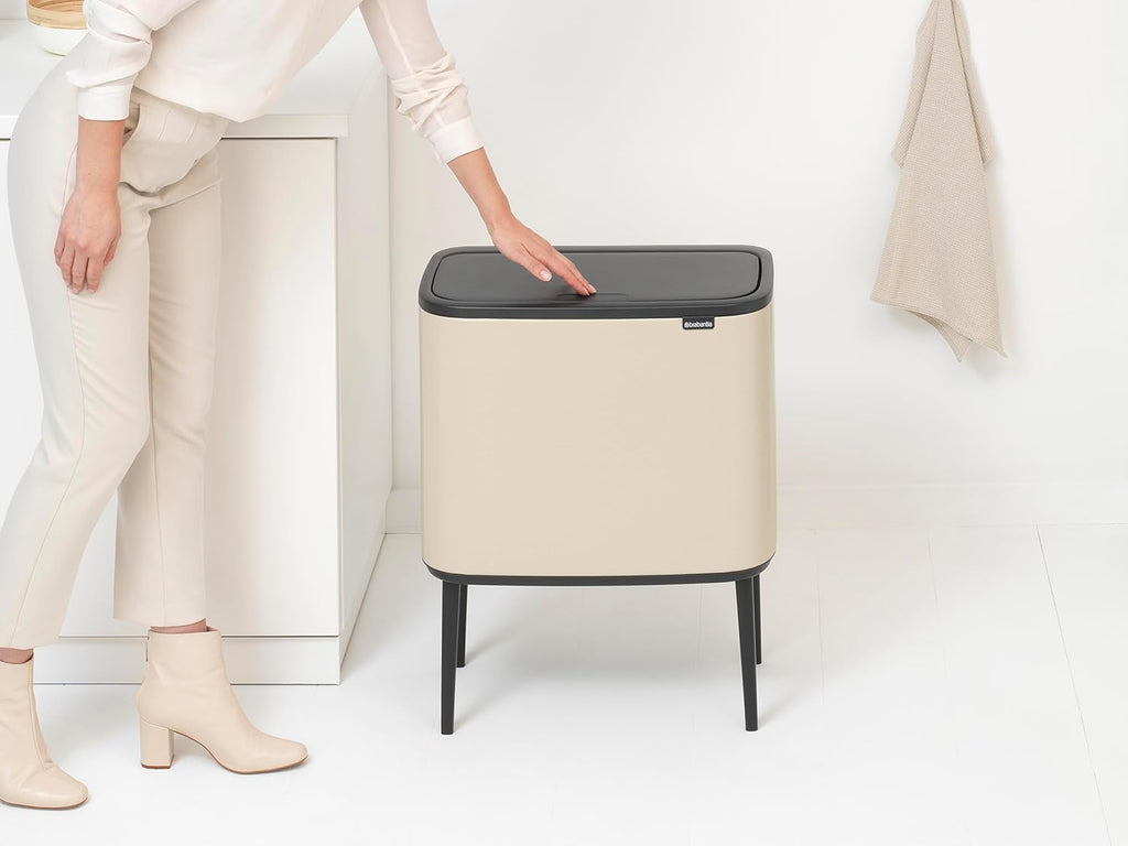 Brabantia - Bo Touch Bin 36L - Grande Poubelle pour la Cuisine - Ouverture Soft-Touch - Seau Intérieur Amovible - Antidérapant - Recyclage Facile - ses Sacs Inclus - Soft Beige - 54 x 31 x 68 cm