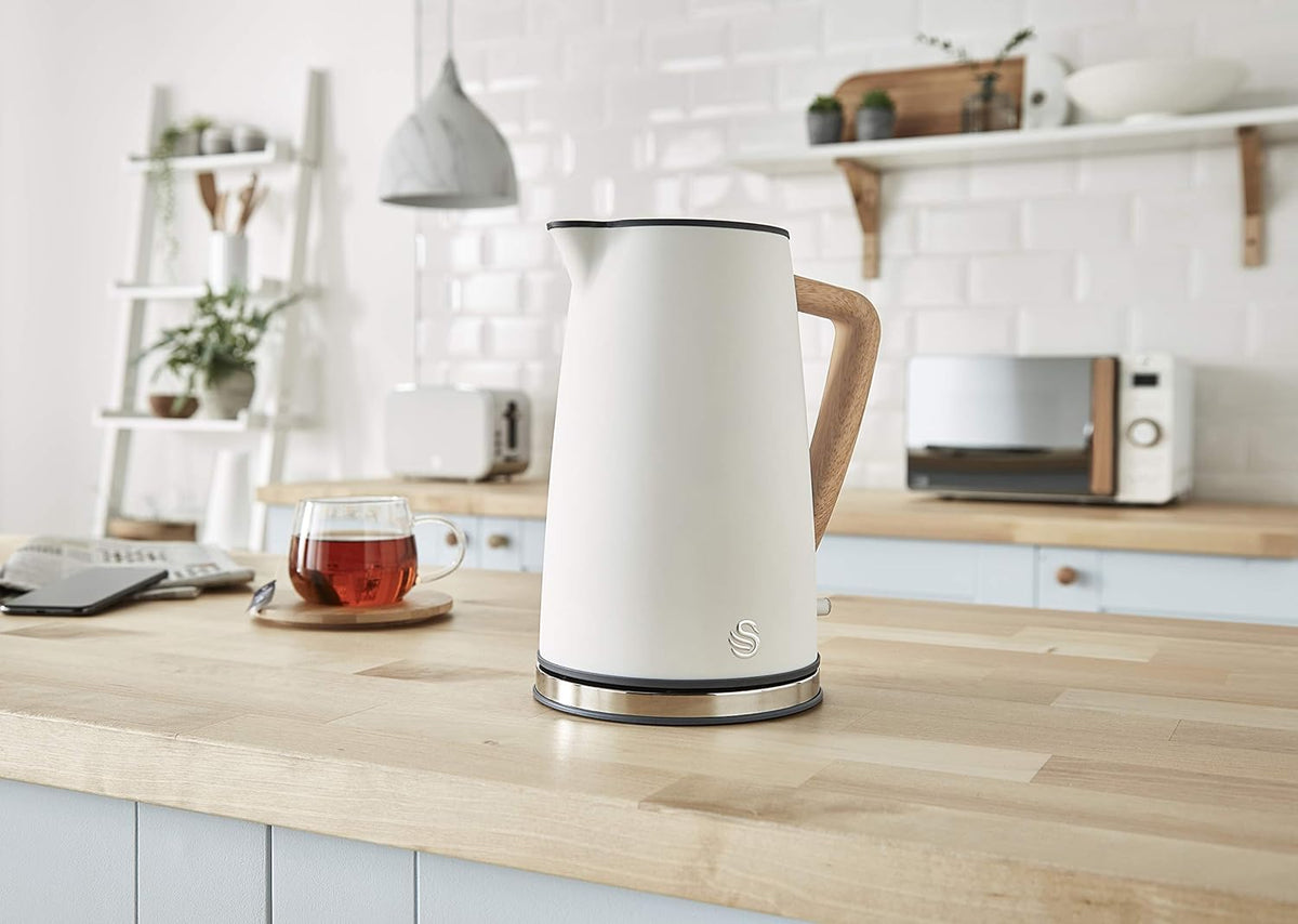 Swan Nordic Set petit-déjeuner bouilloire 1,7 l 3000 W, grille-pain à fente large 2 tranches, micro-ondes 20 l numérique, design moderne, effet bois, blanc