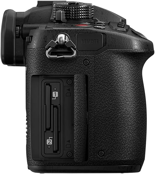 Panasonic Lumix GH5M2 | Appareil photo Hybride Expert (Capteur 4/3 20.3MP, Double stab., Écran orient. tact., AF DFD 225 Zones, C4K 60p/4:2:2 10bit, Live Stream., Tropicalisé) Noir – Version Française