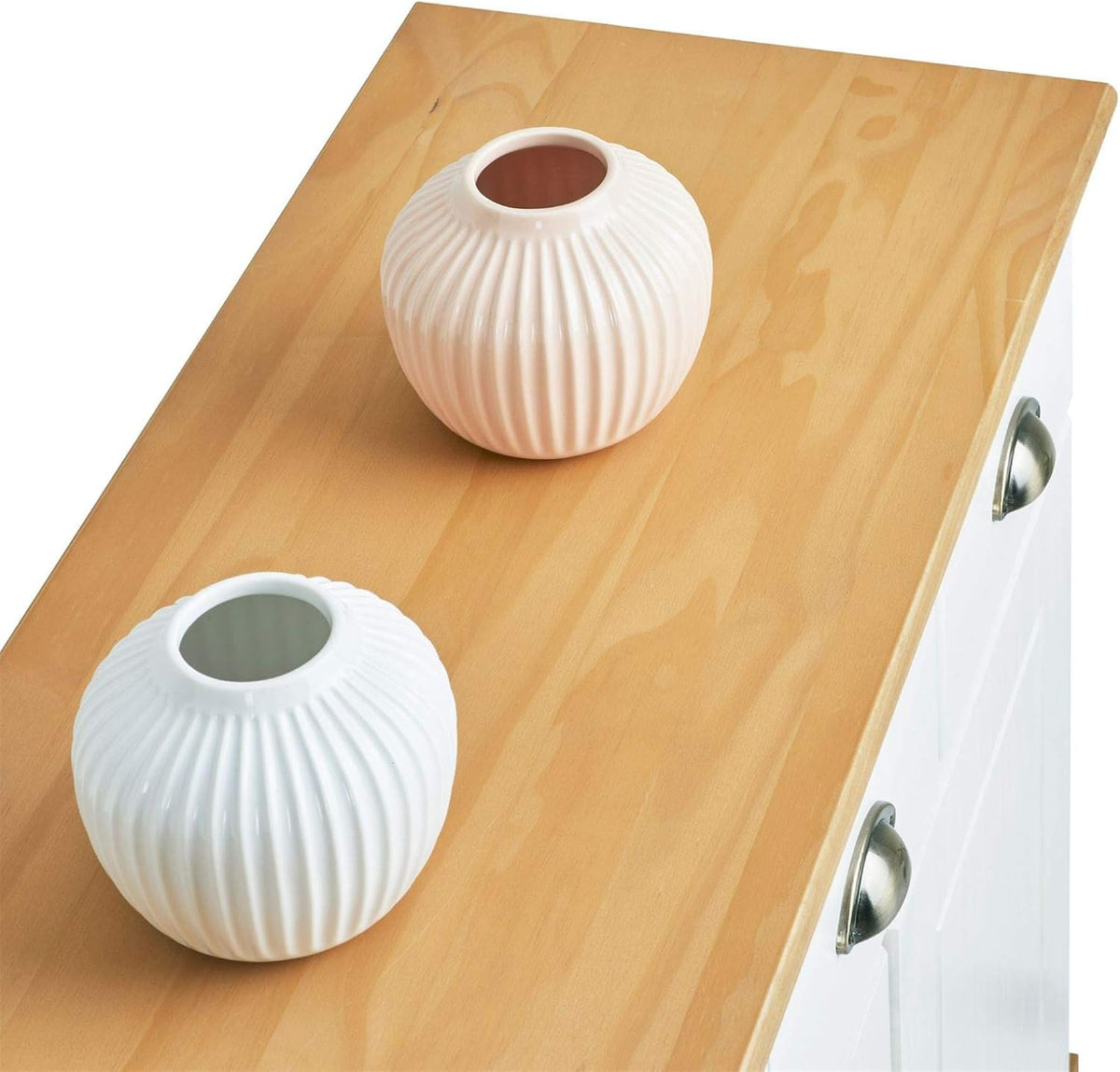 Buffet salle à manger PARIS en bois massif L 116 cm avec 3 portes battantes et 2 tiroirs spacieux, poignées coquille, meuble de rangement pratique, Structure robuste et finition élégante, blanc et bru