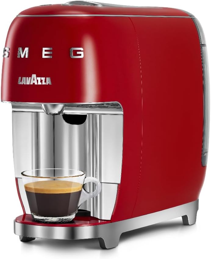 Lavazza Smeg, Machine à Café à Capsules 18000454, A Modo Mio SMEG, Système AMM Intégré, Réservoir d'Eau 0,9 L, Bac d'égouttage Amovible, Dimensions Compactes, 1250 W, Rouge