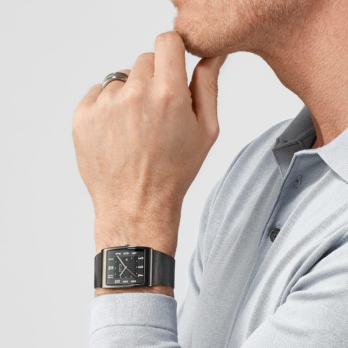Bering Hommes Analogique Quartz Montre avec Bracelet en Acier Inoxydable