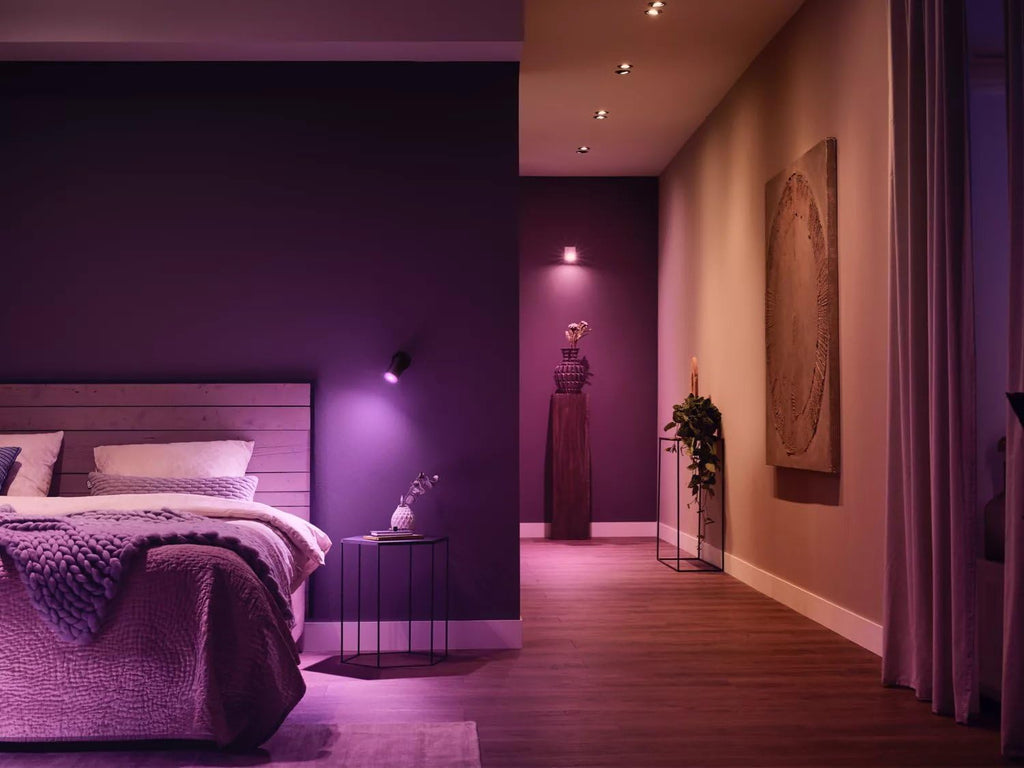 Hue White and color Ambiance, lot de 4 ampoules connectées GU10, compatible Bluetooth, fonctionne avec Alexa, Google Assistant et Homekit