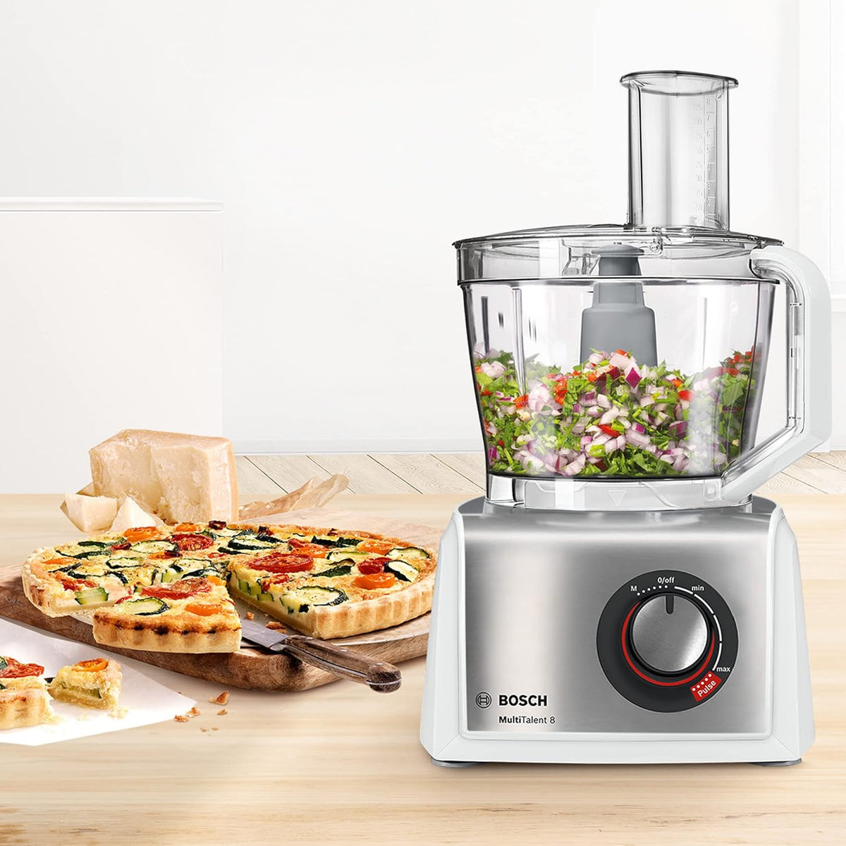 Robot de cuisine compact Bosch MultiTalent 8 MC812S814, 45 fonctions, bol mélangeur XXL 3,9 L, blender 1,5 L, couteau universel, fouet, coupe et râpe fin, grossier , 1250 W, blanc/acier inoxydable