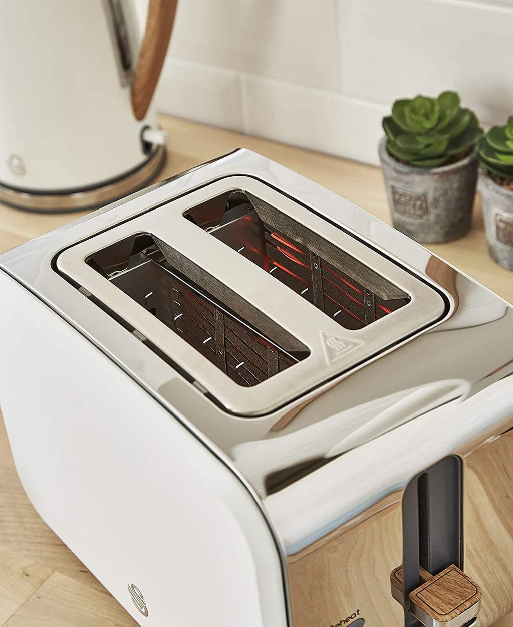 Swan Nordic Set petit-déjeuner bouilloire 1,7 l 3000 W, grille-pain à fente large 2 tranches, micro-ondes 20 l numérique, design moderne, effet bois, blanc