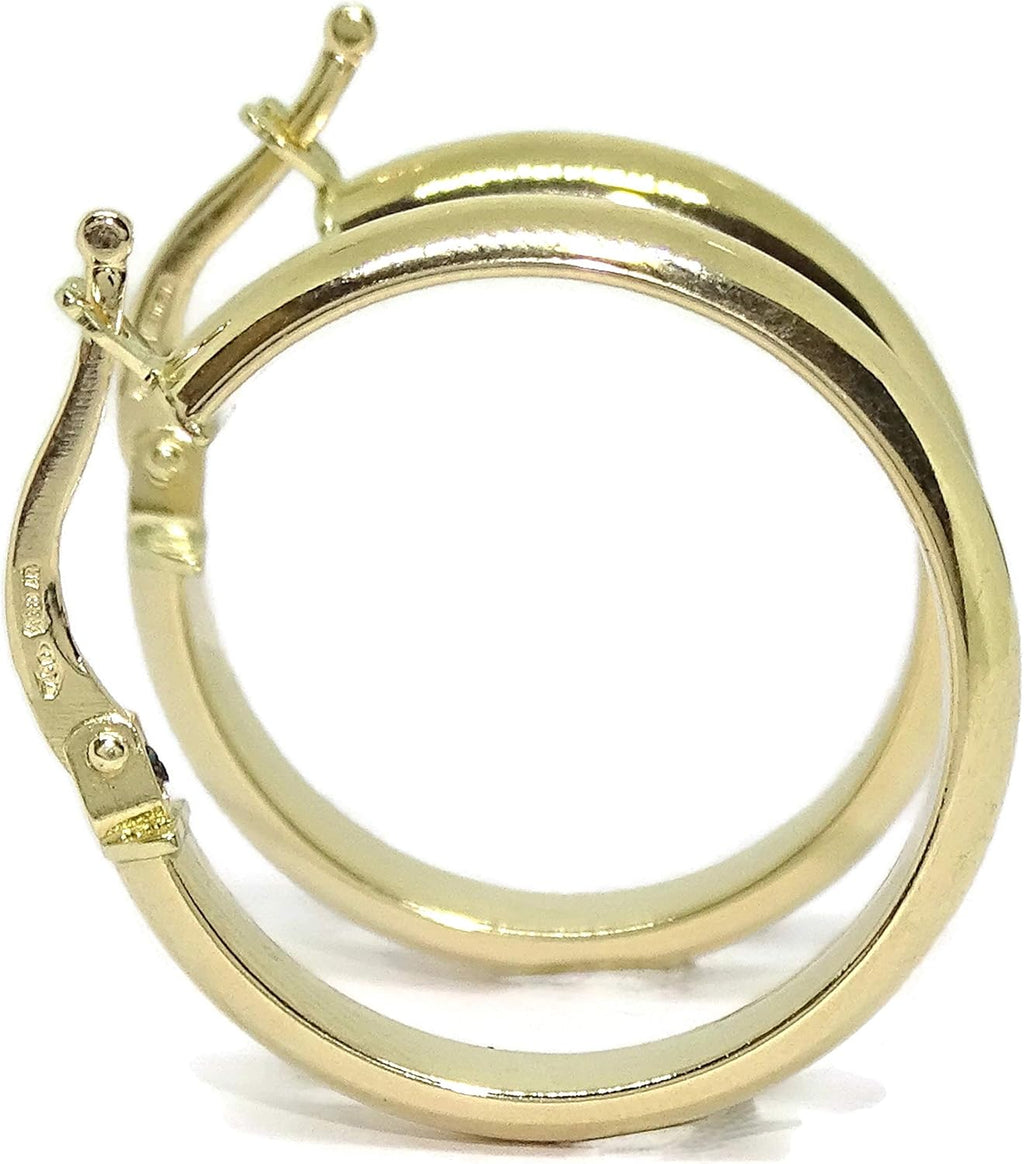 Boucles d'oreilles créoles en or jaune 18 carats avec tube demi-tige de 4 mm de large par 2,3 cm de diamètre extérieur. 2,10 g d'or 18 carats. Un cadeau vraiment spécial pour les femmes., Or 18 carats