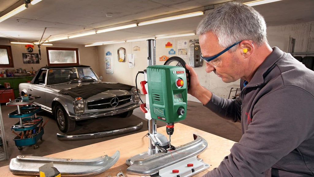 Bosch perceuse à colonne PBD 40 (710 W, diamètre d'alésage max. dans l'acier/le bois : 13 mm/40 mm, course de perçage 90 mm, emballage carton)