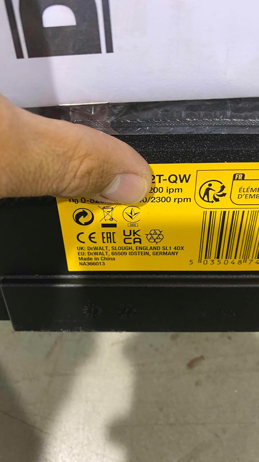 Clé Impact sans balais XR 18 V 1/2" 406 Nm avec anneau de rétention avec 2 batteries Li-Ion 5 Ah et mallette TSTAK, DCF921P2T-QW, Multicolore