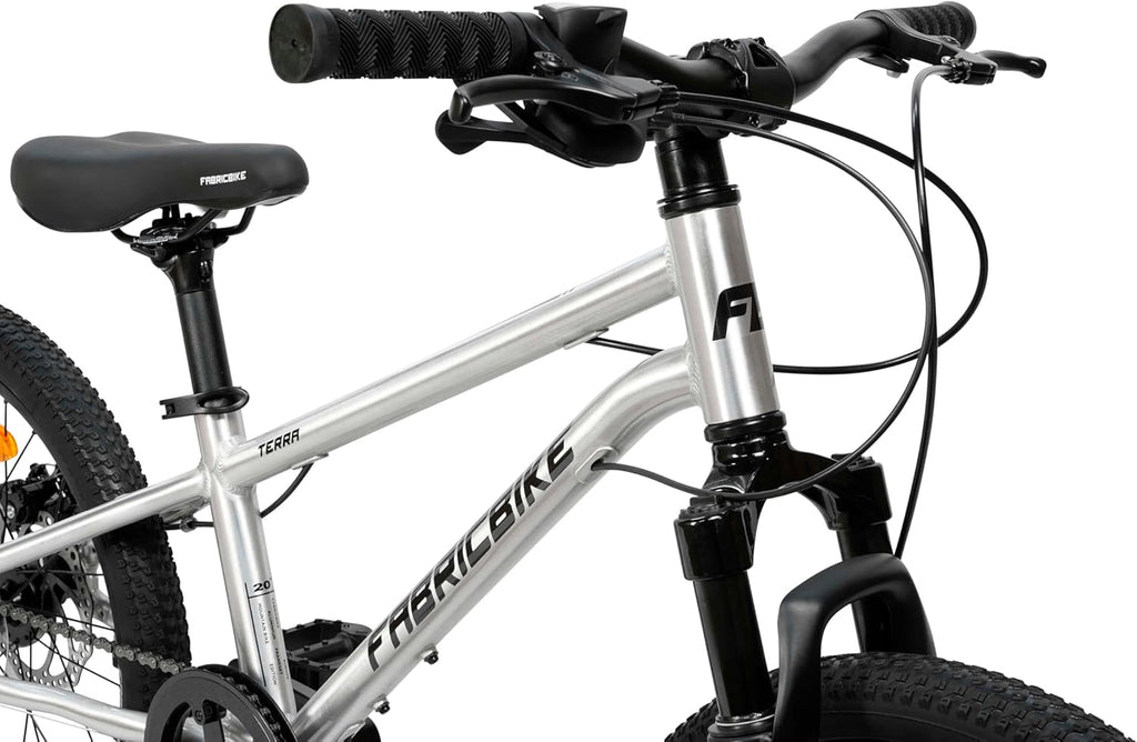 FabricBike Terra - VTT en Aluminium 20 Pouces pour Les Enfants de 6, 7 et 8 Ans, Frein à Disque, 7 Vitesses, Suspension Avant