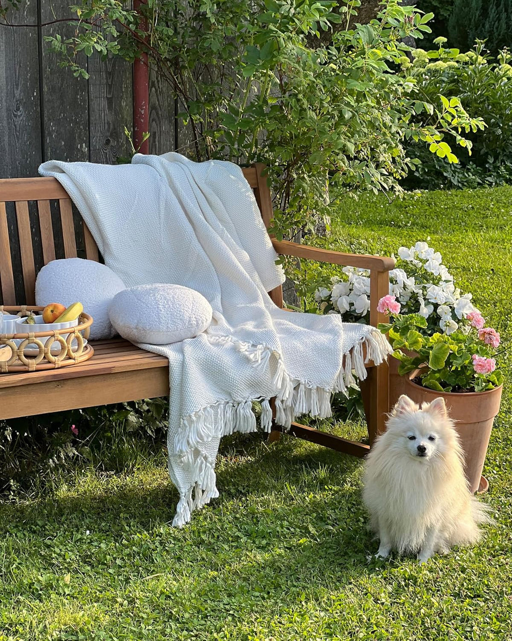 Beliani Banc de Jardin ou Terrasse 180 cm en Bois d'Acacia Certifié de Marron Clair Durable et Facile à Entretenir Design Traditionnel