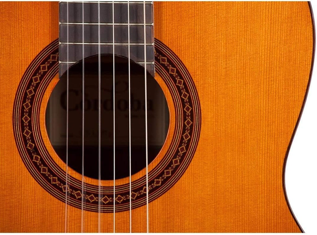 Cordoba C5 LH 4/4 - Guitare Classique Naturelle à 6 Cordes en Nylon - Acajou et Cèdre - Fabriquée à la Main
