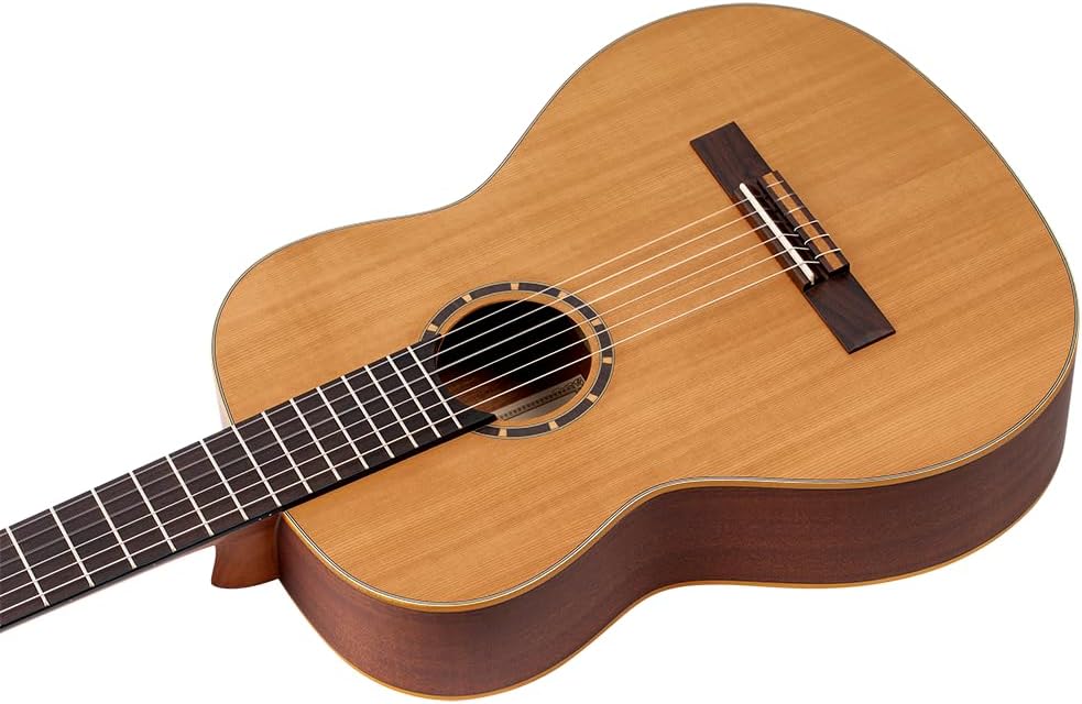 Ortega Guitars Guitare Classique 4/4 - Family Series - Housse Incluse - Cèdre / Acajou, Naturel R122