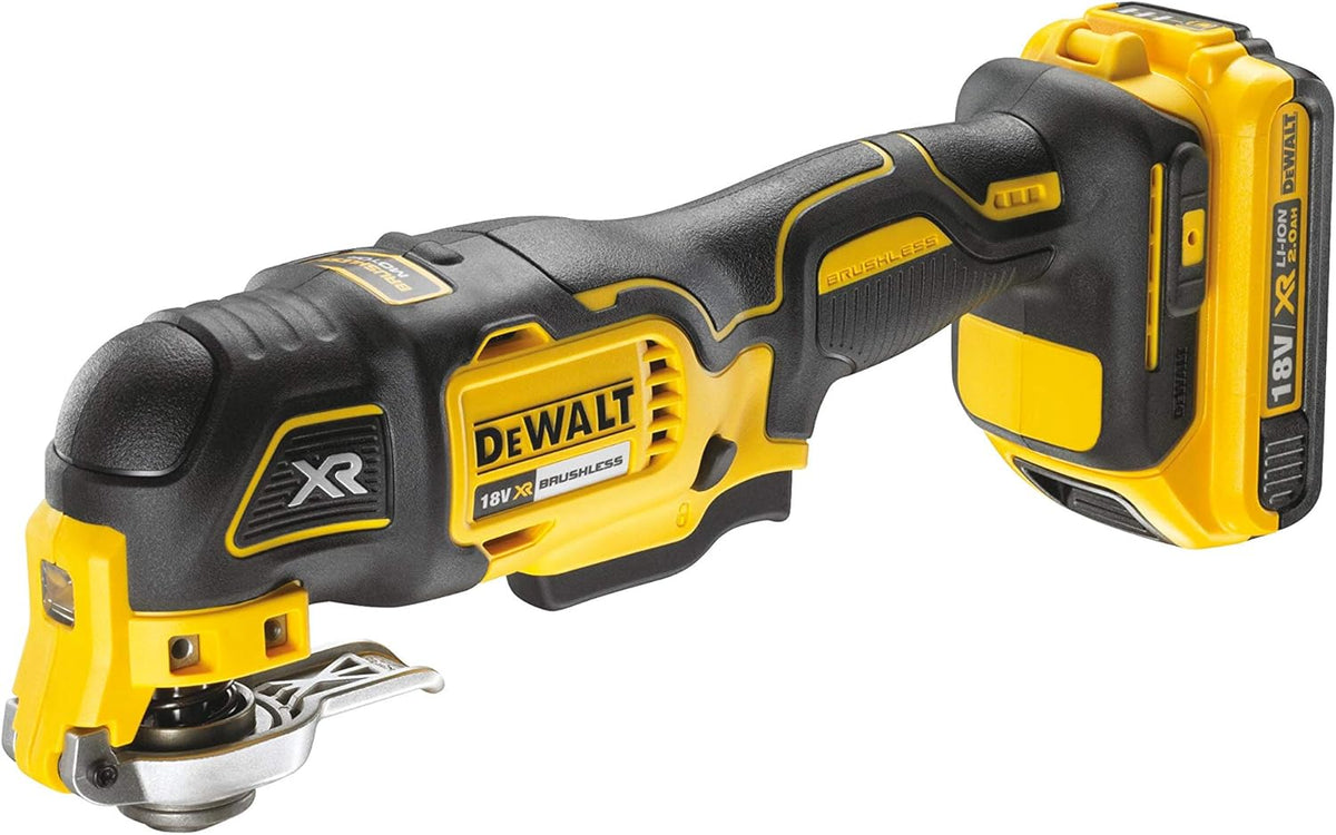 Multi-Cutter Brushless - XR 18V - DCS355D2-QW - Multi-Cutter sans Fil en Coffret avec 2 Batteries, Chargeur et 32 Accessoires - Outil Idéal pour Découpe et Ponçage - 20000 orb/min Argenté