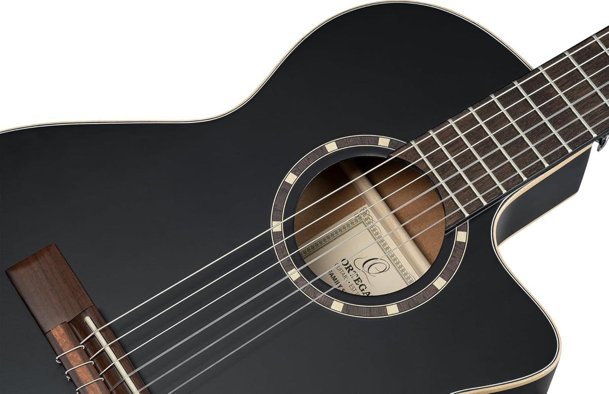 Ortega Guitars Guitare Classique Électro-Acoustique - 3/4 - Family Series - Housse Incluse - Épicéa/Acajou, Noir RCE125SBK-3/4