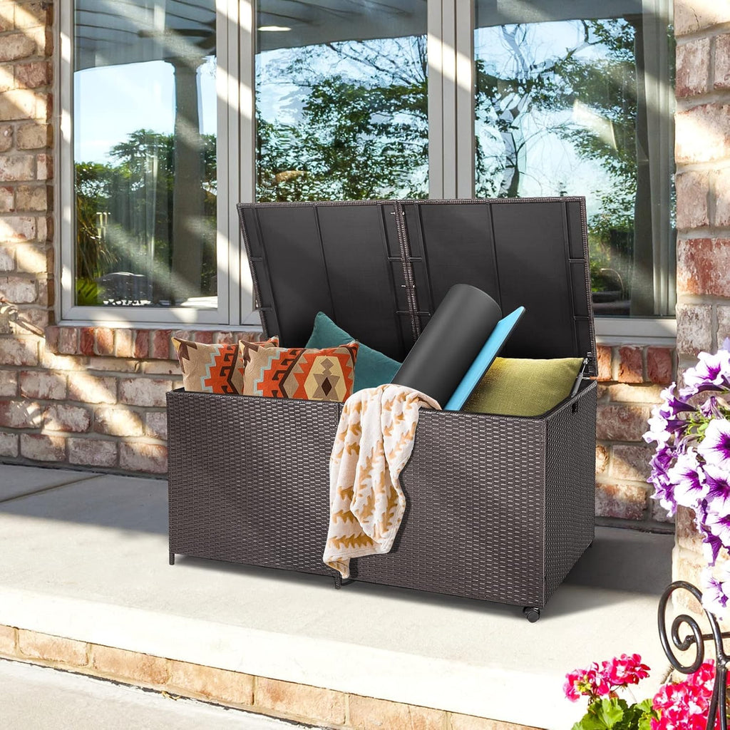 GIANTEX Coffre de Rangement en Rotin 662 L, Boîte de Rangement Résine avec 2 Roulettes et 2 Vérin à Gaz, Résistant aux Intempéries, 150 x 77 x 73 cm