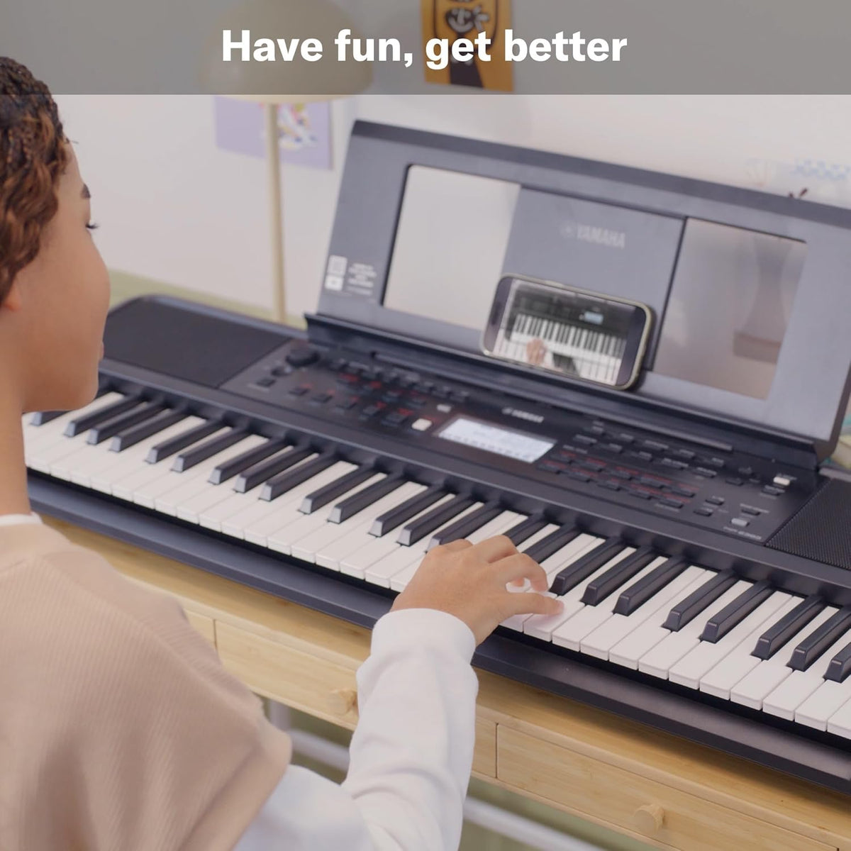Yamaha PSR-E383 Clavier portable pour débutants, 650 voix d'instruments authentiques avec touches tactiles et une polyphonie de 48 notes