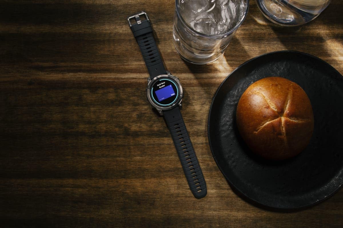 Epix Pro - Montre GPS Multisports connectée avec écran Amoled – Gray avec Bracelet Noir – Boîtier 51 mm