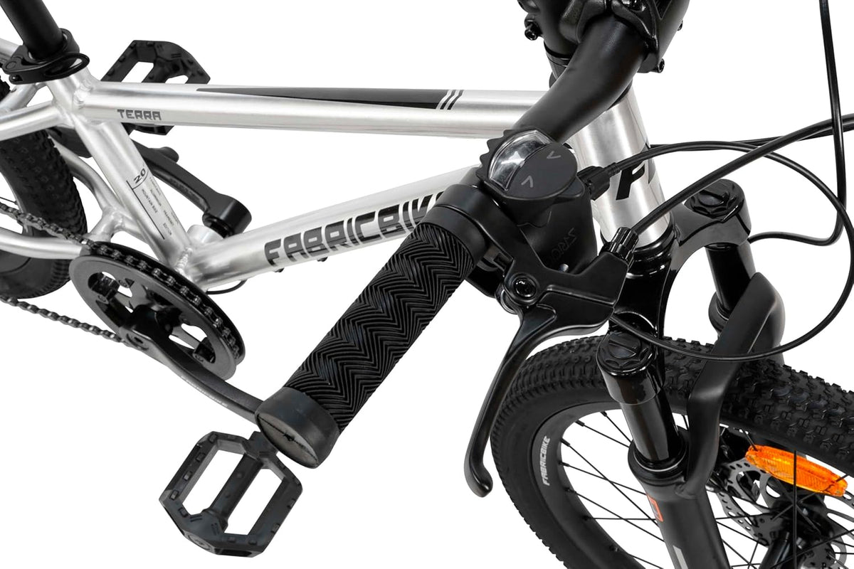 FabricBike Terra - VTT en Aluminium 20 Pouces pour Les Enfants de 6, 7 et 8 Ans, Frein à Disque, 7 Vitesses, Suspension Avant