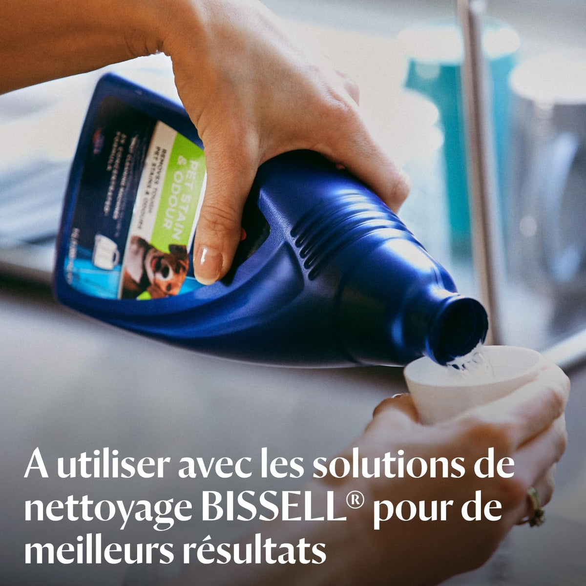 BISSELL SpotClean Pet Pro, Shampouineuse Canapé, Moteur Puissant de 750W, Idéal pour les Propriétaires d'Animaux, Nettoyeur pour Tapis, Moquettes, Meubles, Tissus, Voiture & Plus Encore, 15585
