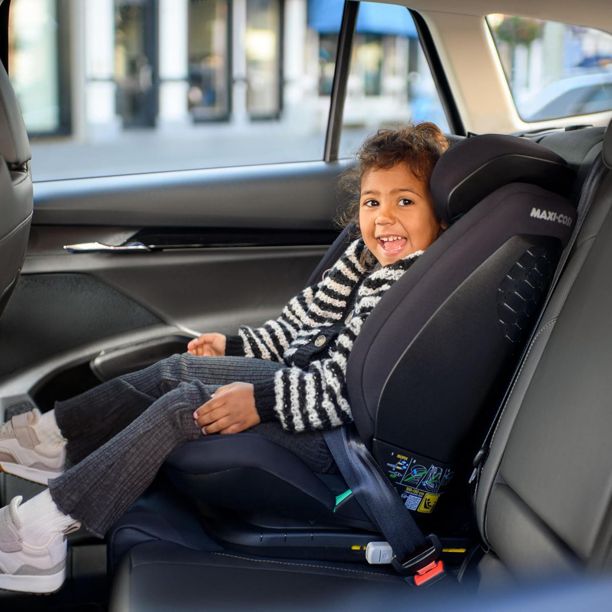 Maxi-Cosi RodiFix S Comfort i-Size, Tissus confortables respirants, Rehausseur voiture enfant à dossier haut, 3,5-12 ans (100-150 cm), 3 inclinaisons, Protection G-CELL, AirProtect, Authentic Black