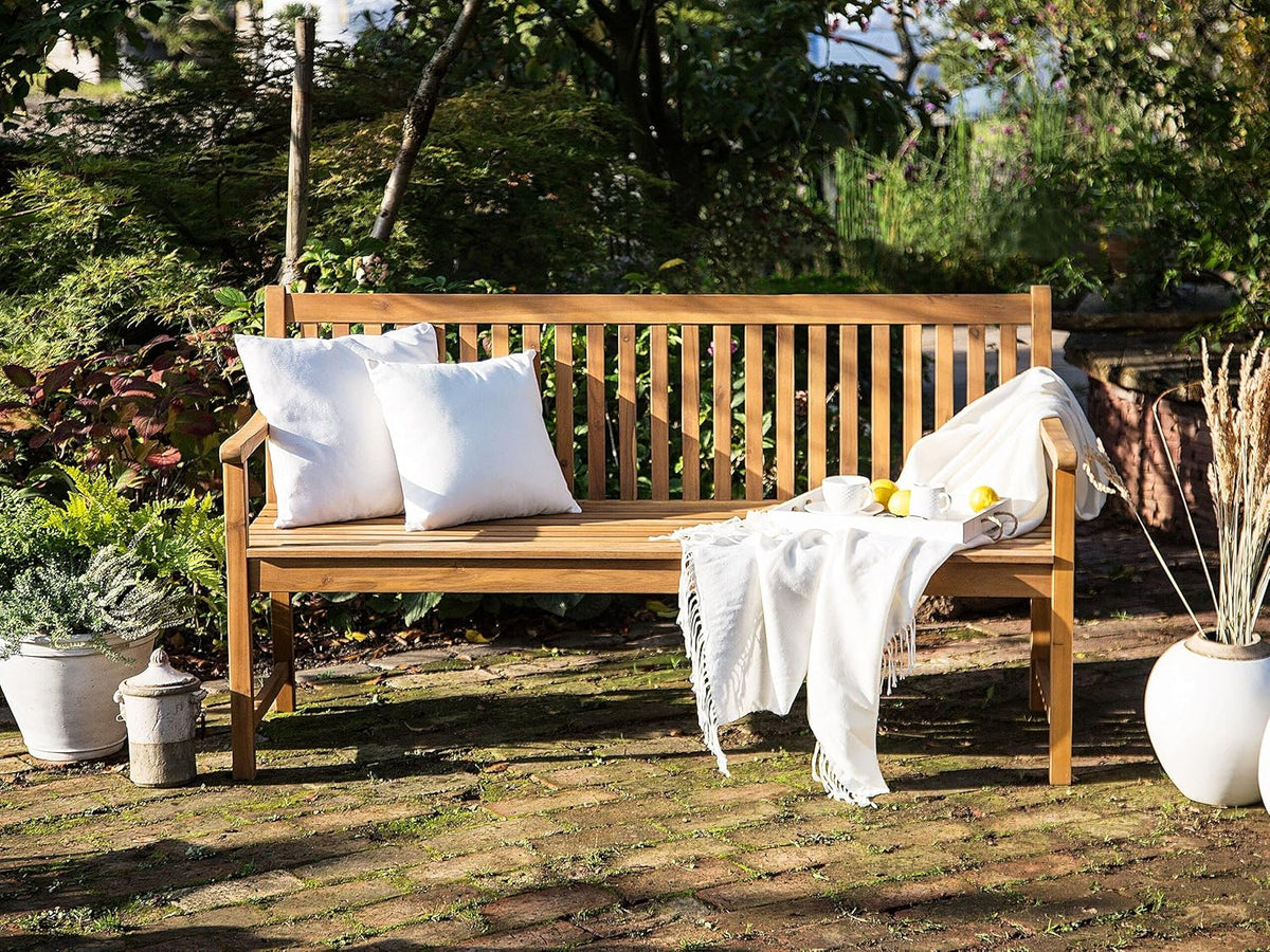 Beliani Banc de Jardin ou Terrasse 180 cm en Bois d'Acacia Certifié de Marron Clair Durable et Facile à Entretenir Design Traditionnel
