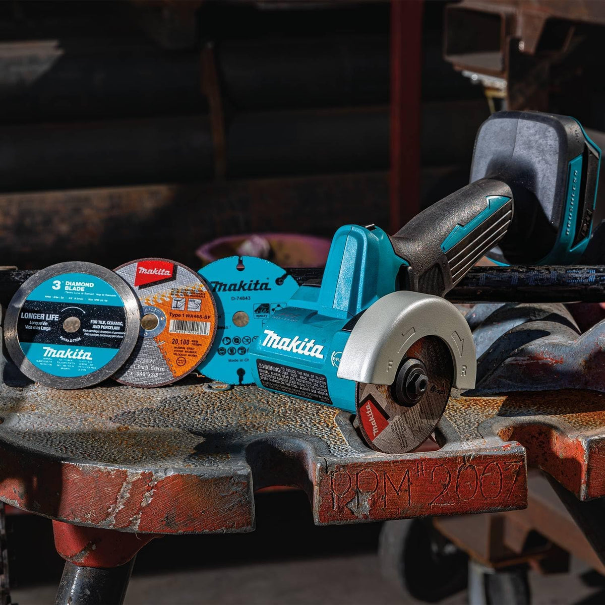 XCM01Z 18V LXT® Lithium-Ion Brushless Cordless 3" Cut-Off Tool, Tool Only