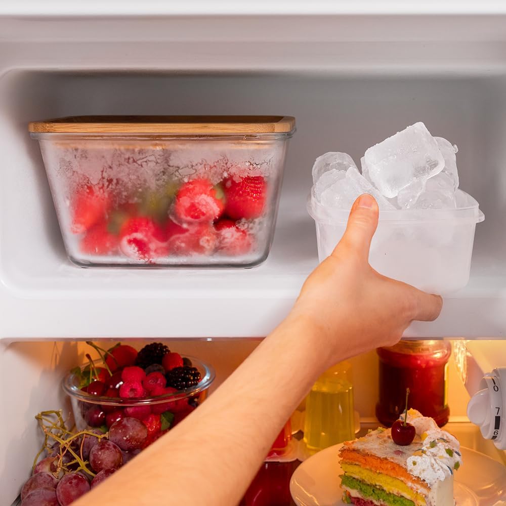 Cecotec Mini Frigo Réfrigérateur Rétro Bolero CoolMarket TT Origin 110 Noir E. Mini Frigo Rétro avec une capacité de 110L, Classe E, Icebox, LED intérieur, Poignée Chromée, Plateaux en Verre
