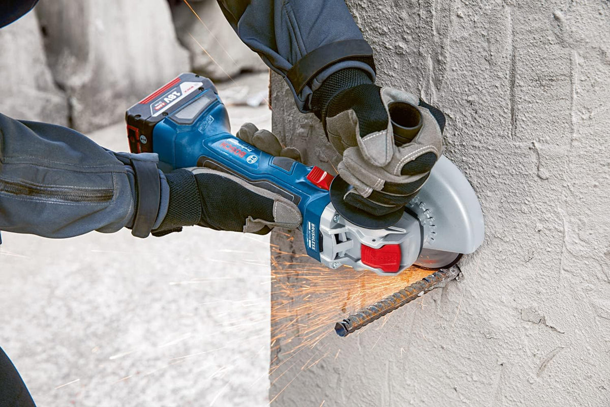 Bosch Professional 18V System meuleuse angulaire BITURBO GWX 18V-7 avec X-LOCK (set de 5 disques à tronçonner/meuler, 1 capot protection 125 mm, poignée, L-BOXX) - Set Amazon Exclusive