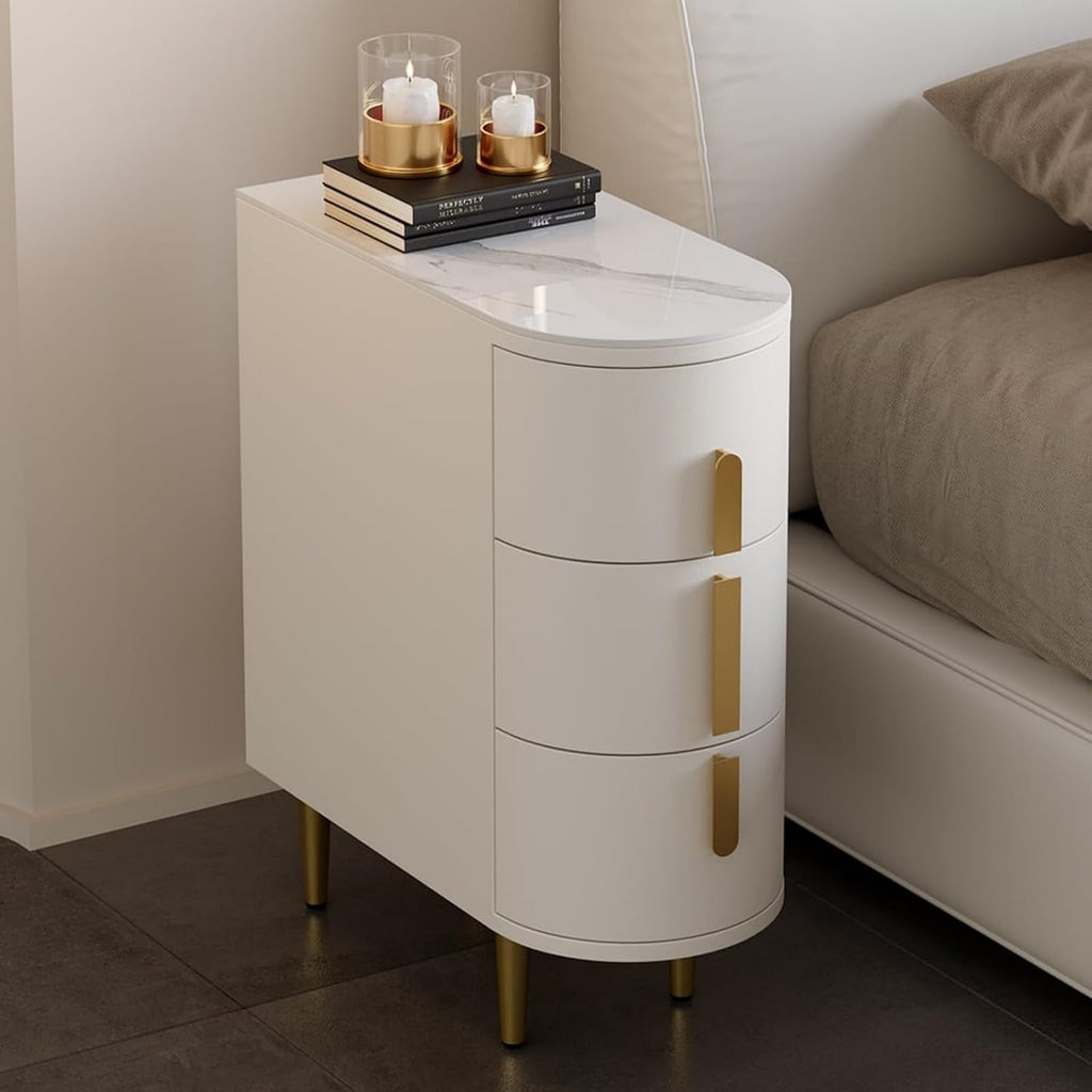 Homary Table de Chevet Étroite en Cuir à 3 Tiroirs, Dessus Pierre Frittée, Petit Meuble de Rangement Élégant pour Chambre Adulte (1, Blanc Cassé)