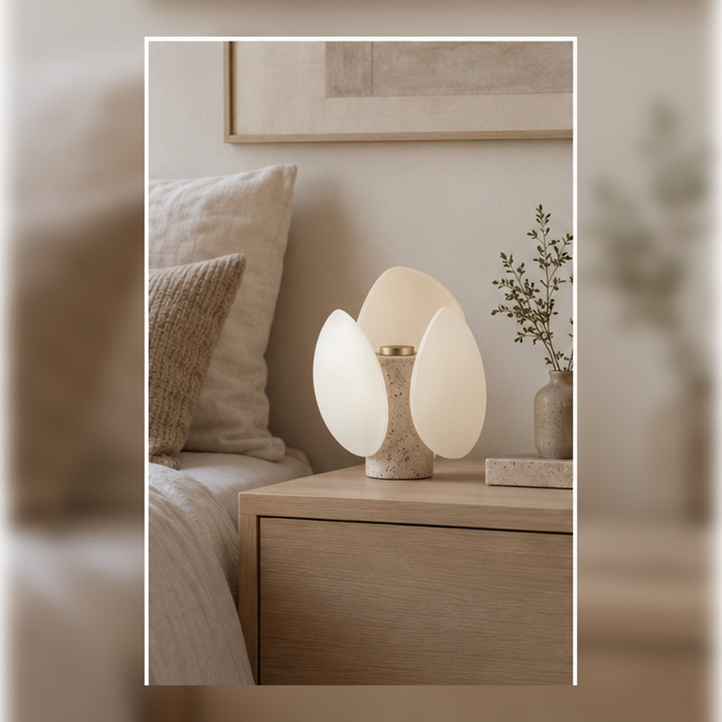Lampe de Chevet Pétale – Verre Opalin et Commande Tactile