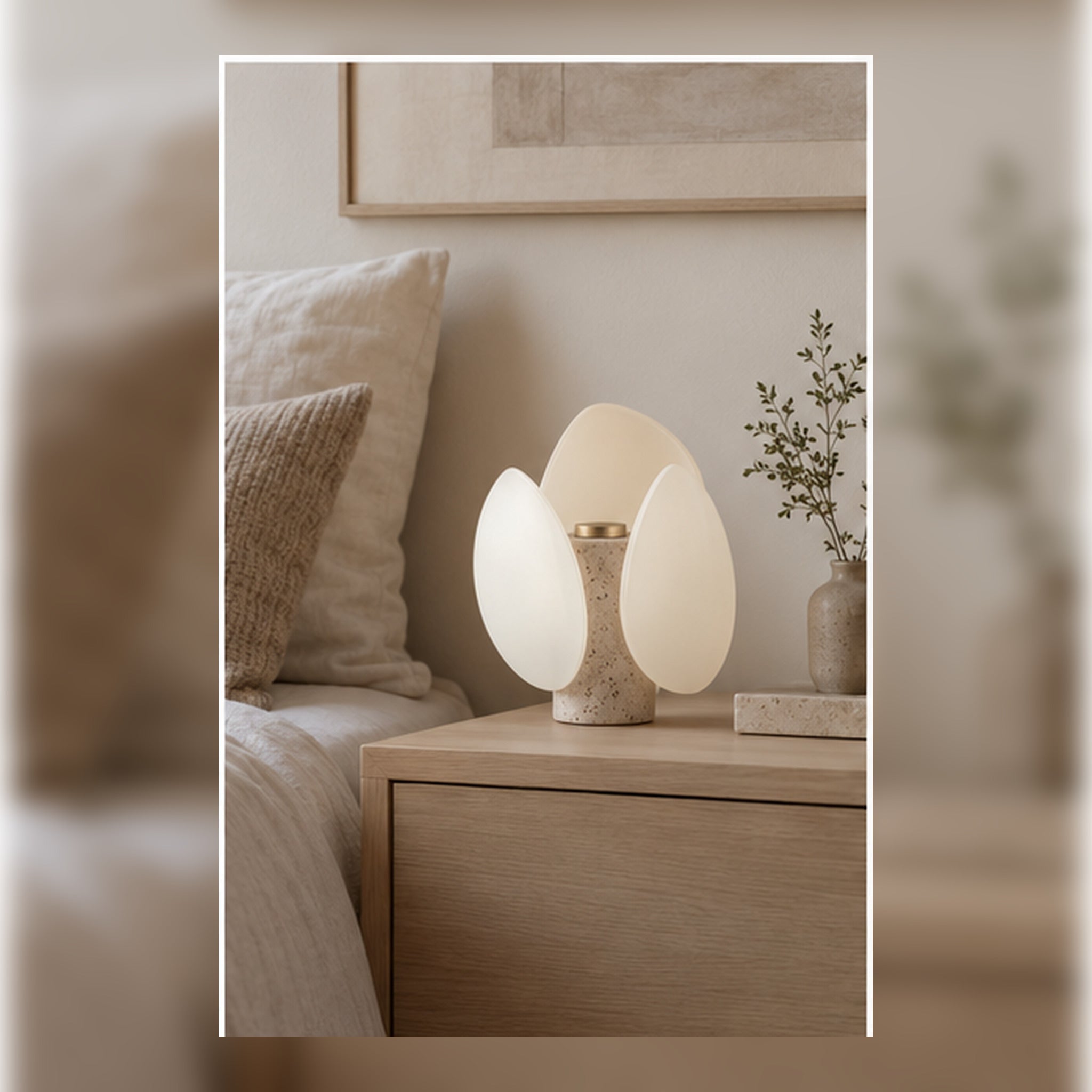 Lampe de Chevet Pétale – Verre Opalin et Commande Tactile