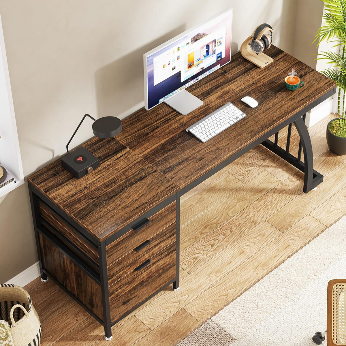 Tribesigns Bureau d'ordinateur avec 3 tiroirs 150 cm avec tiroirs réversibles - Bureau Industriel avec Plateau de Rangement (Marron Rustique.)