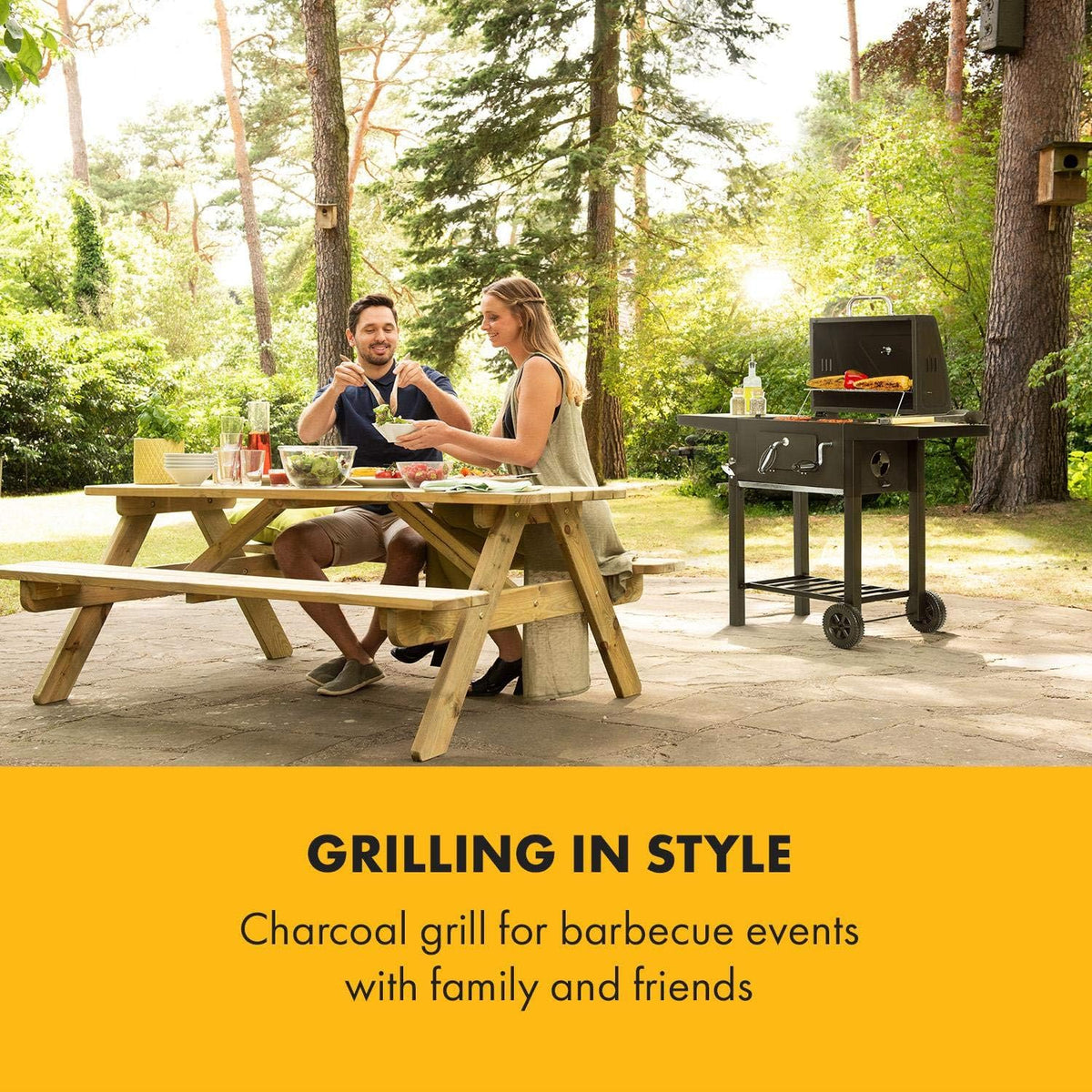 KLARSTEIN Meat Machine - Grill à Charbon de Bois, BBQ-Grill, Fumoir, Surface de Cuisson 45 x 32,5 cm, Système d'aération, Cheminée, Thermomètre intégré, Foyer réglable en Hauteur - Noir