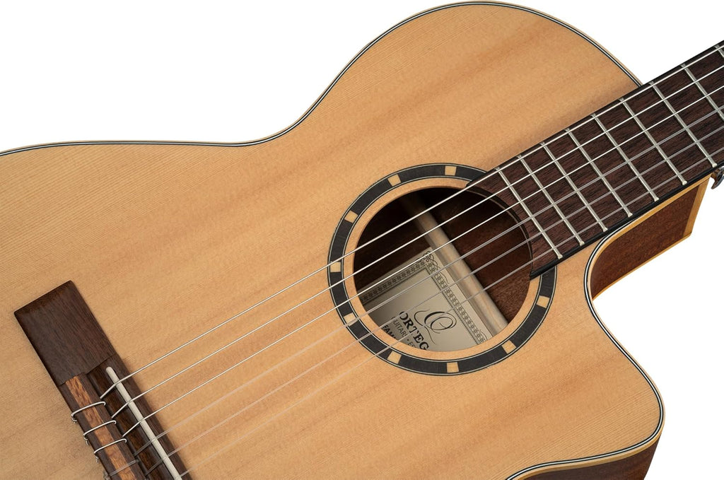 Ortega Guitars Guitare Classique Électro-Acoustique - 3/4 - Family Series - Housse Incluse - Épicéa/Acajou, Naturel RCE125-3/4