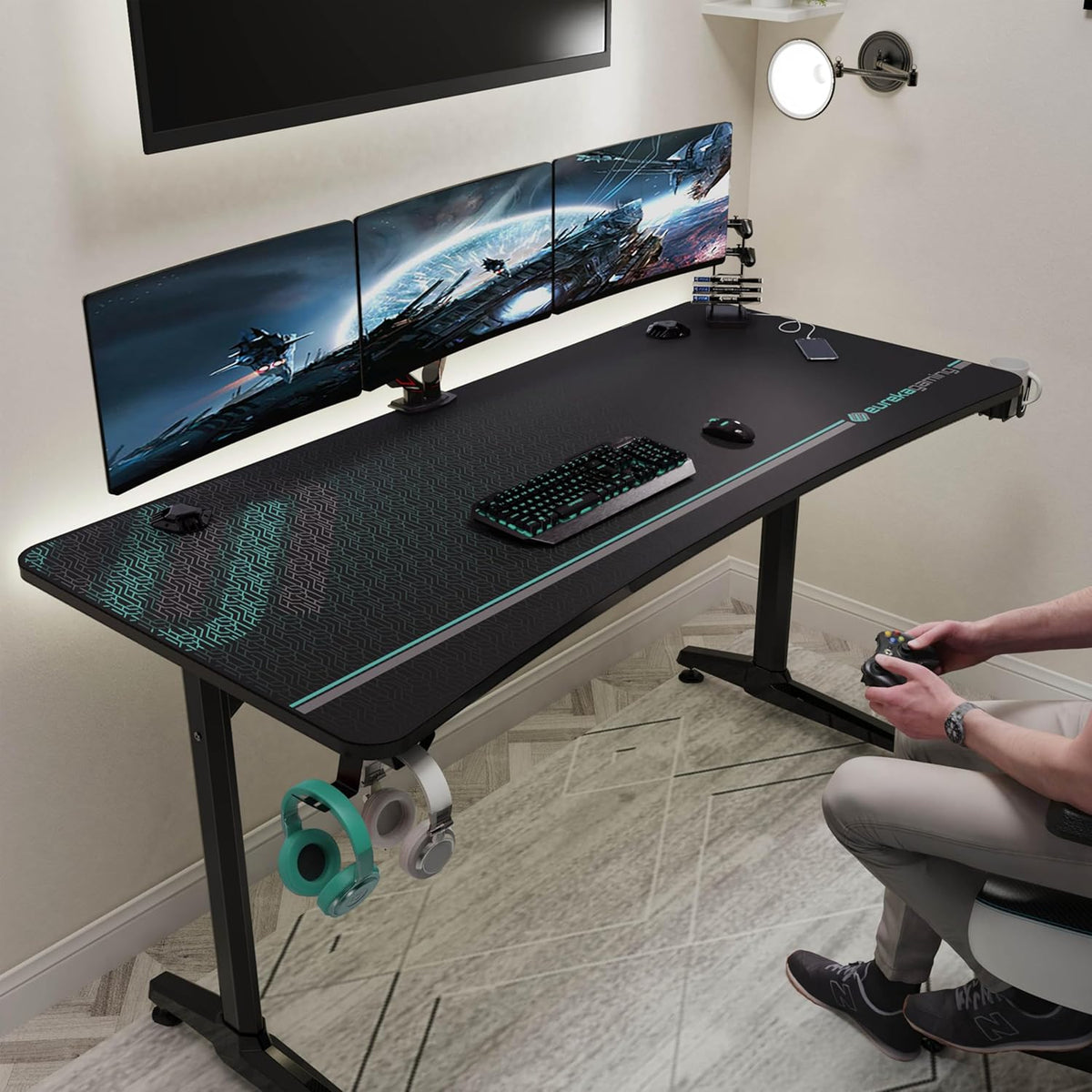 EUREKA ERGONOMIC Bureau Gaming 152x70cm Bureau Gamer Bureau Informatique PC Grand avec Tapis de Souris, Porte-gobelet,Crochet pour Casque et Support de Manette