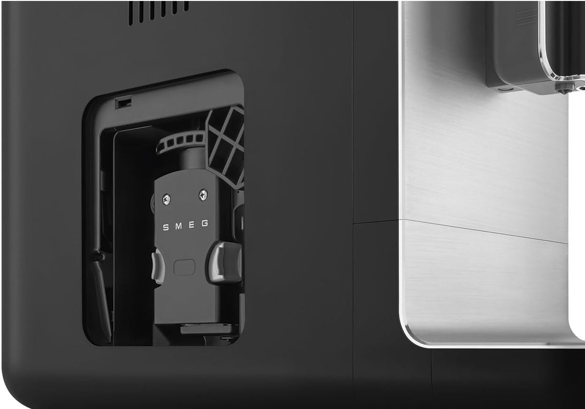 Smeg, Machine à Café Expresso Automatique BCC11BLMEU, Broyeur à grain intégré, Système Thermoblock, Réservoir d'Eau 1,4 L, Bac Récupérateur Amovible, Dimensions Compactes, 1350W, Noir