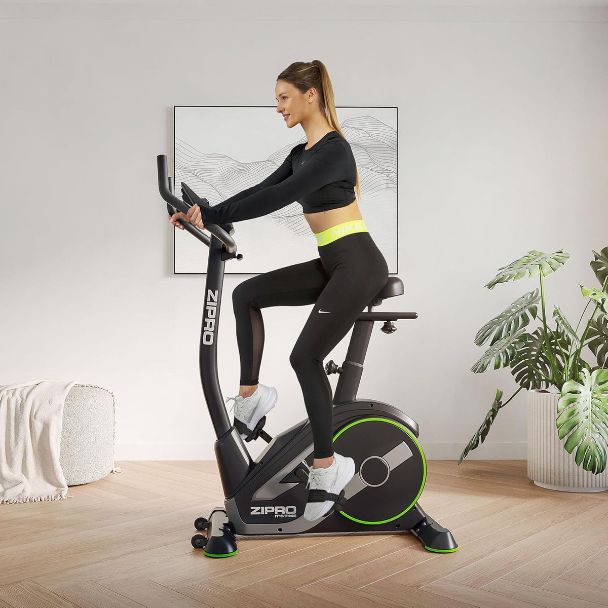 ZIPRO RAVE Vélo d'Appartement - 32 Niveaux de Résistance, Capteur de Fréquence Cardiaque, 11 Programmes d'Entraînement, Siège et Guidon Réglables, Connectivité Bluetooth, Idéal pour Cardio et Fitness