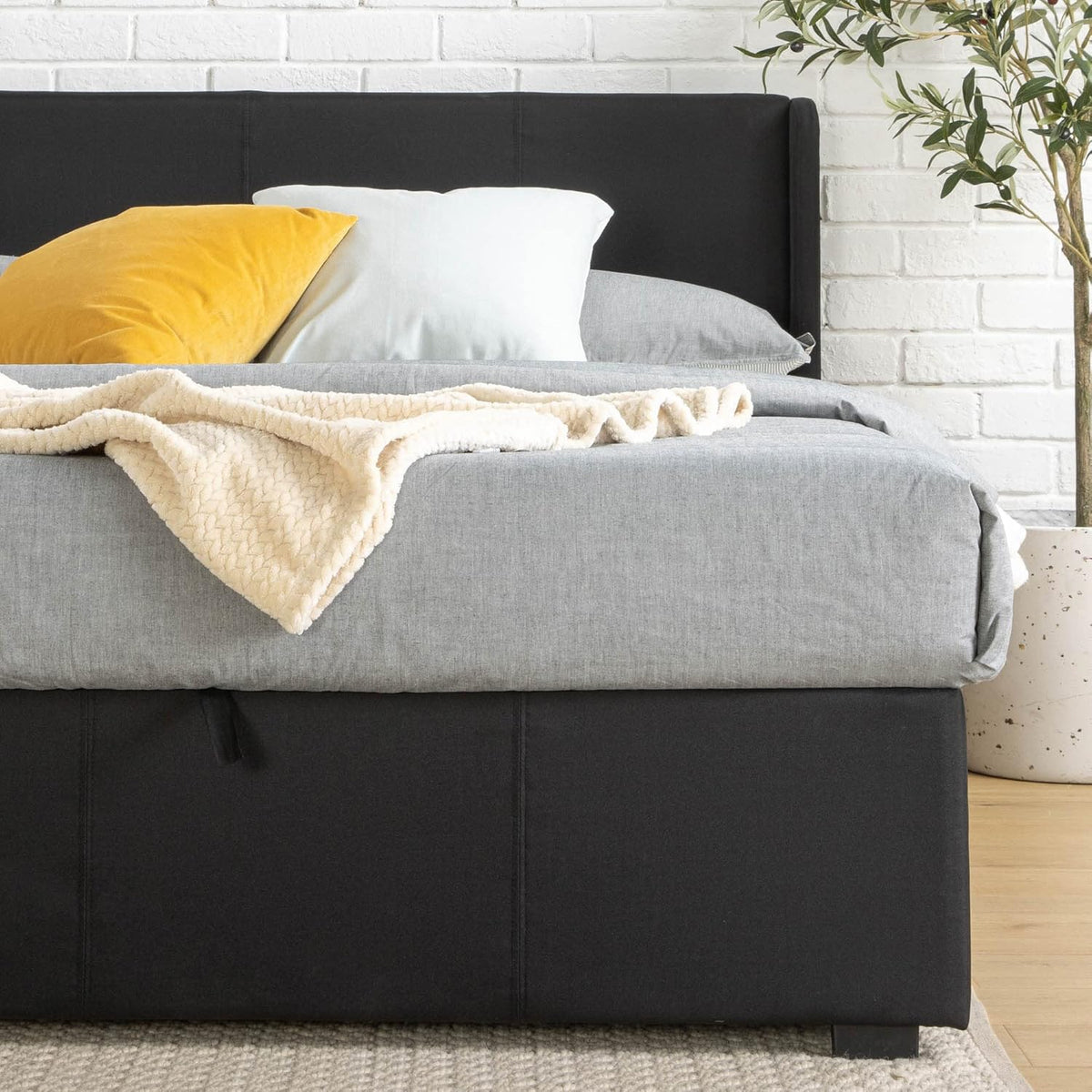 Zinus Maddon Lit 140 x 200 cm - Hauteur 31 cm avec Espace de Rangement sous Le lit - Cadre de lit rembourré avec Espace de Rangement - Noir
