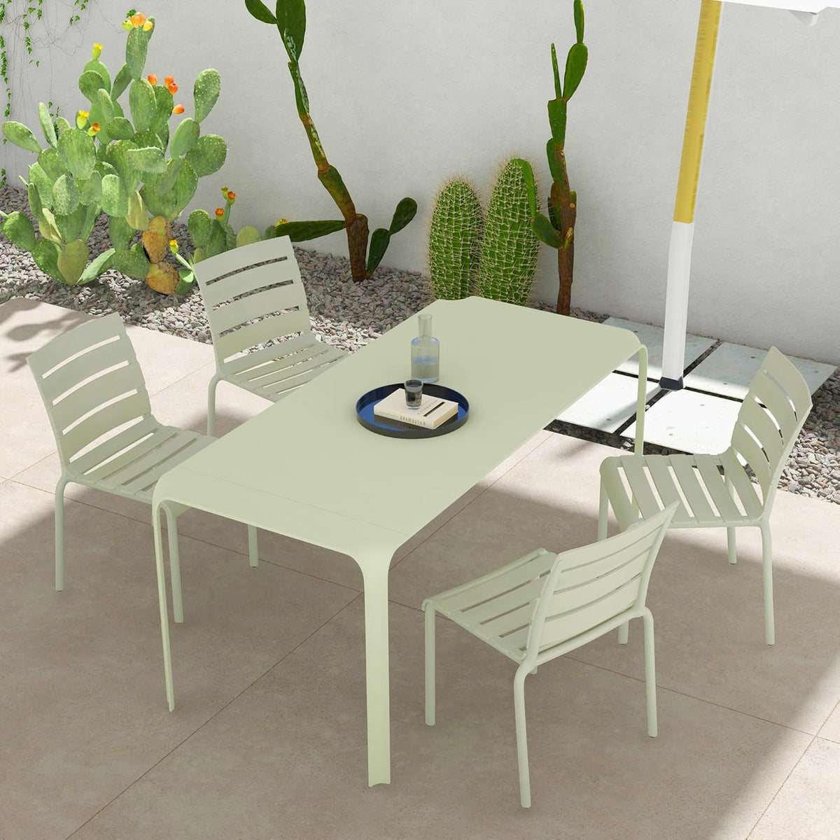Outsunny Lot de 4 chaises de Jardin chaises de Bistro empilables avec Assise et Dossier à Lattes dim. 42L x 54l x 78H cm Vert