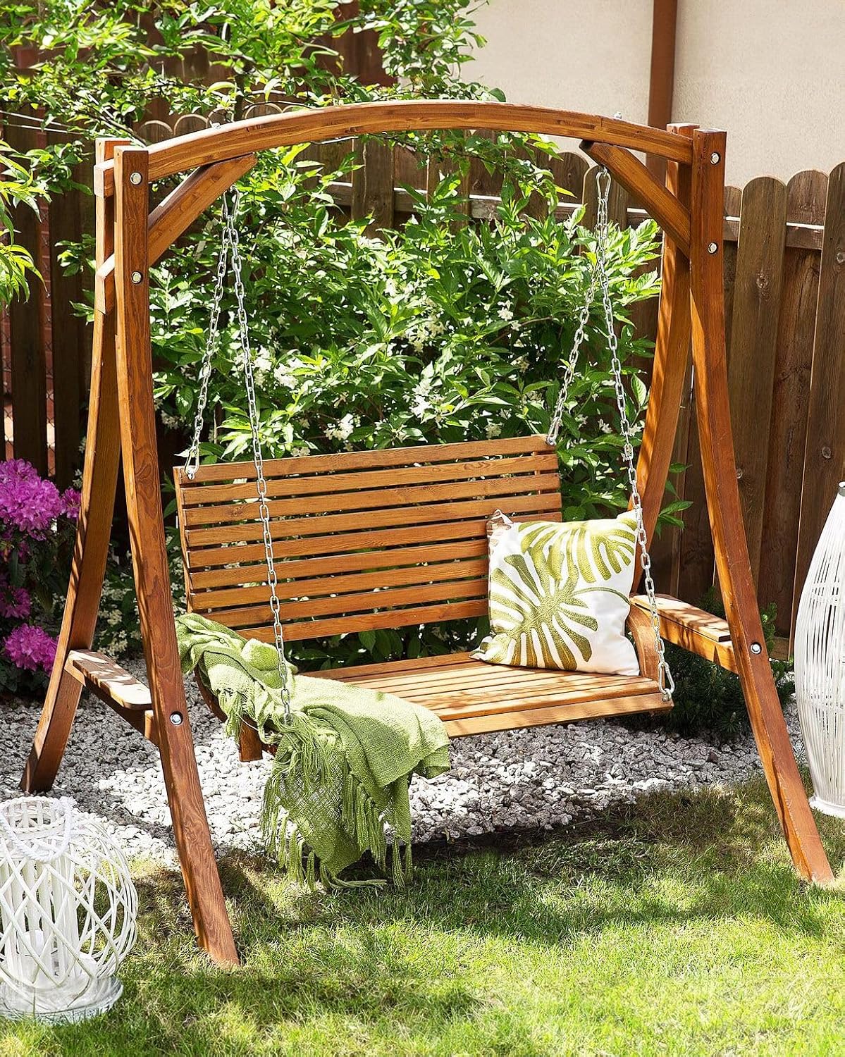Balancelle de Jardin en Bois Foncé Assise Confortable et Élégante pour Terrasse au Style Campagne Beliani