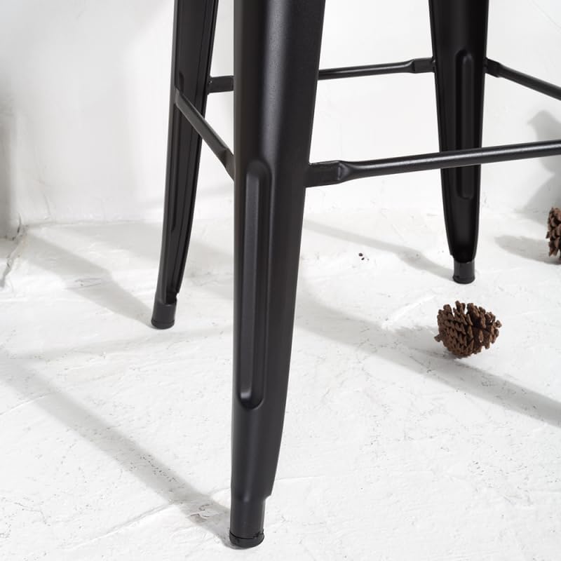 Kosmi Lot de 4 tabourets de Bar en métal Noir Mat Style Industriel avec Dossier et Assise en Bois Clair - Hauteur 66cm