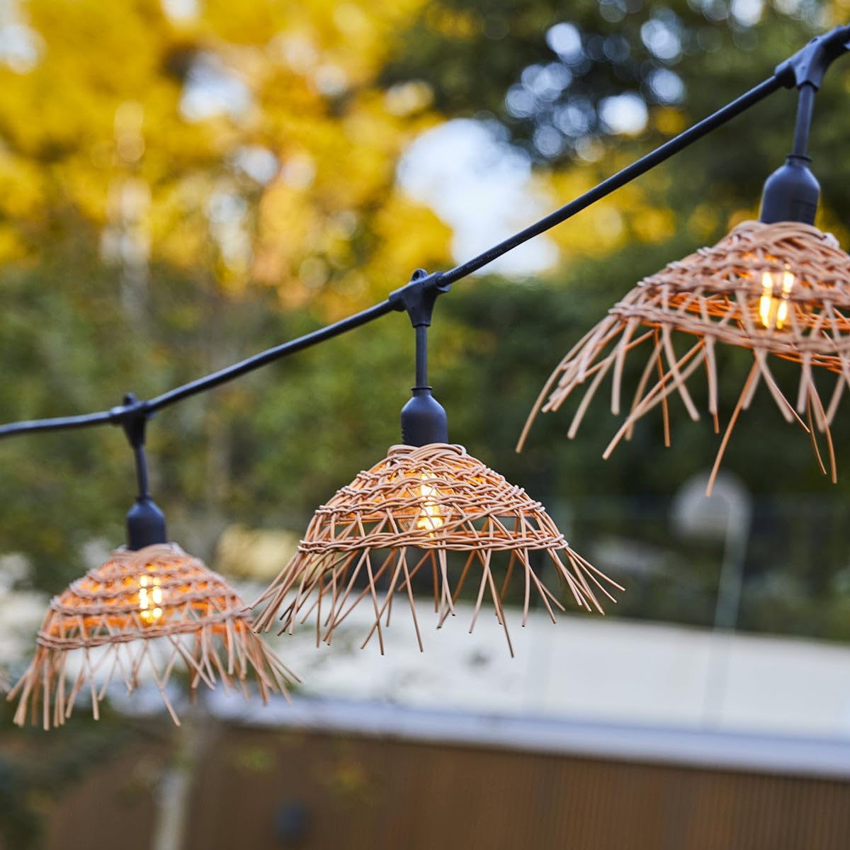 Guirlande lumineuse extérieure raccordable 18m avec 40 ampoules LED filament E27 blanc chaud HAWAII LIGHT Abat-jour polyrotin bohème