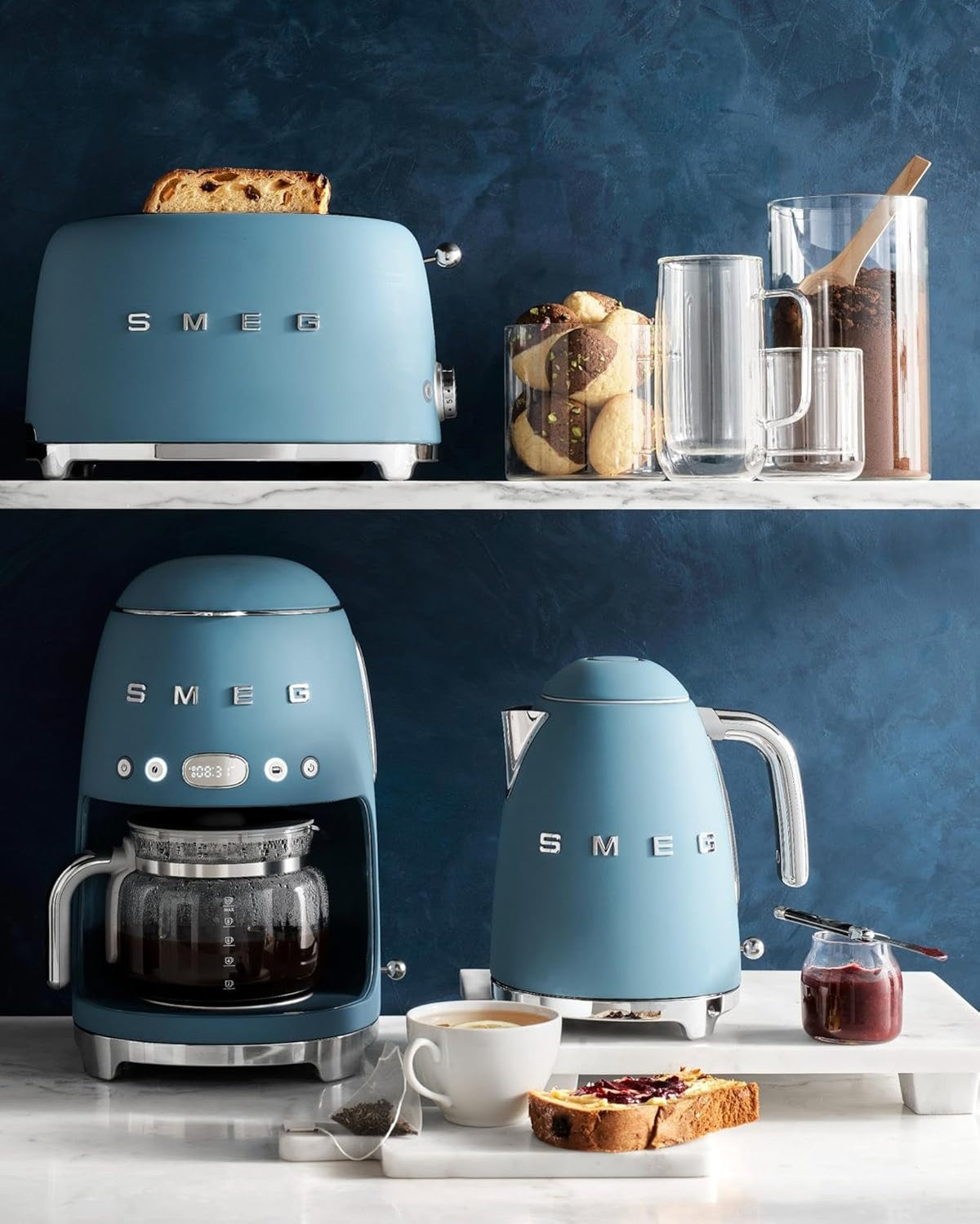 Smeg, Grille-pain 2 Tranches TSF01SBMEU, 2 Fentes 36 mm, 6 Niveaux de Brunissage, Fonction Chauffage, Décongélation et Bagel, Éjection Automatique du Pain, Ramasse Miettes, 950 W, Storm Blue